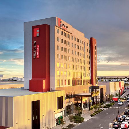 Fiesta Inn Express Puebla Explanada Bagian luar foto